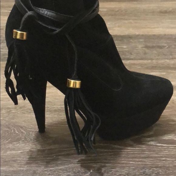 Size 6 Colin Stuart Black Suede platform bootie - Picture 4 of 4